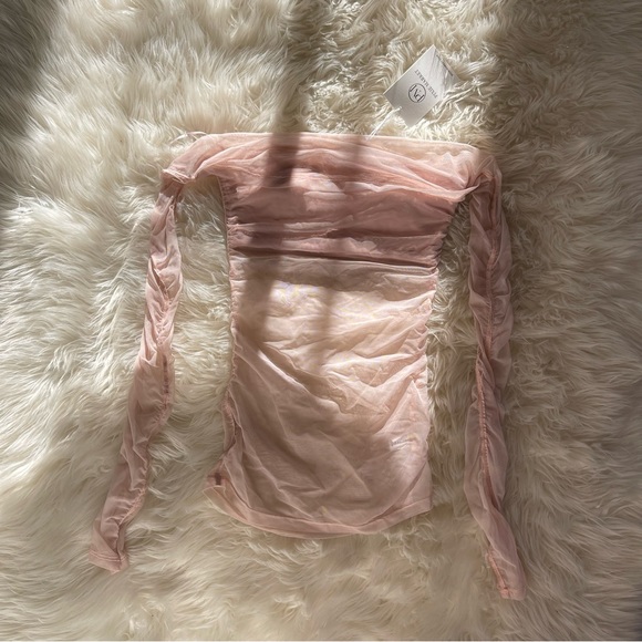 Brand New- Pixie Market Lydia Off The Shoulder Top in Dusty Pale Pink πβ¨ - Picture 8 of 12